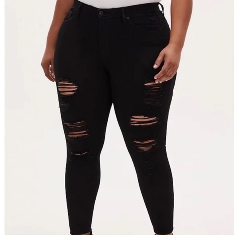 Premium Sky-High Black Distressed Skinny Jeans